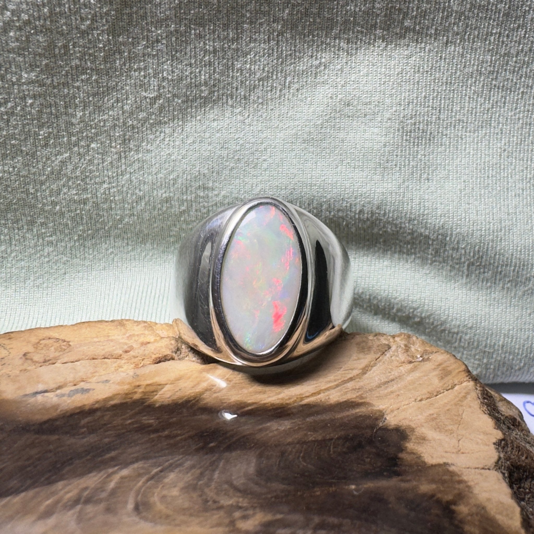 Sturt Ember Plain – 3.7ct Solid Lightning Ridge Opal 925 Sterling Silver Ring