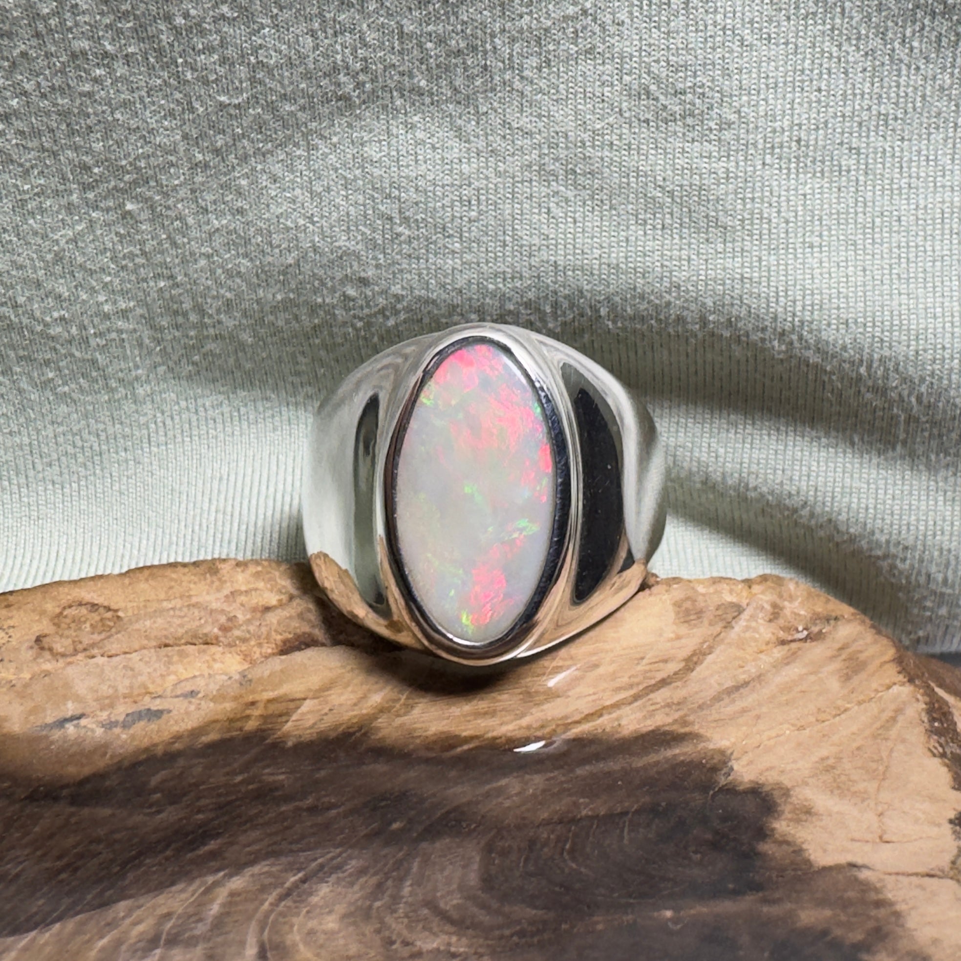 Sturt Ember Plain – 3.7ct Solid Lightning Ridge Opal 925 Sterling Silver Ring