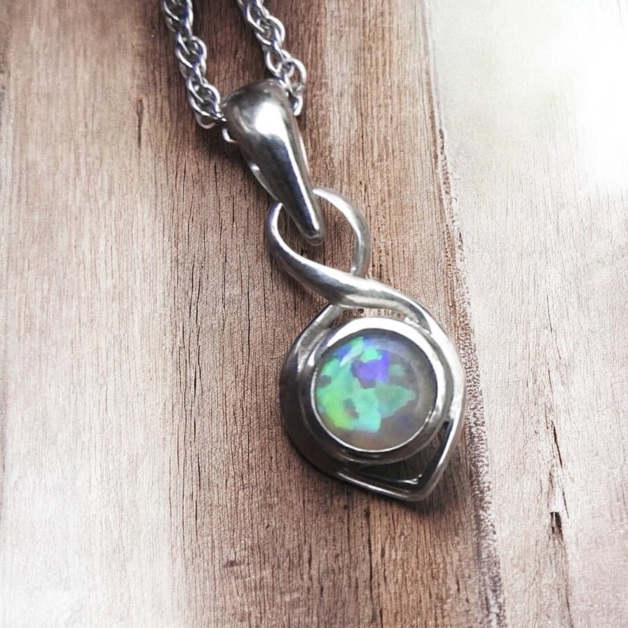 Sydney Harbour Shine ~ 0.7ct Solid Lightning Ridge Crystal Opal 925 Silver Pendant Necklace