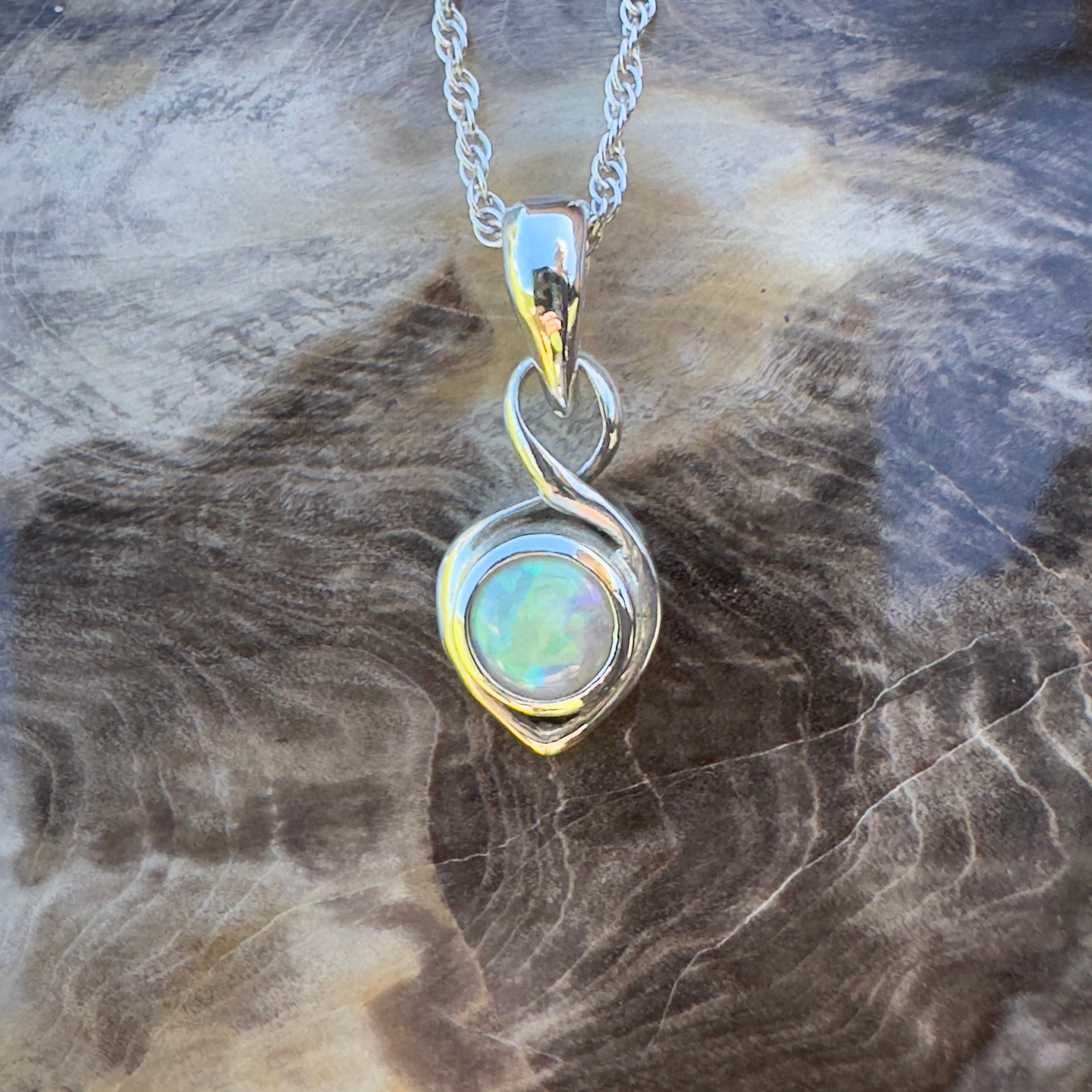 Sydney Harbour Shine ~ 0.7ct Solid Lightning Ridge Crystal Opal 925 Silver Pendant Necklace