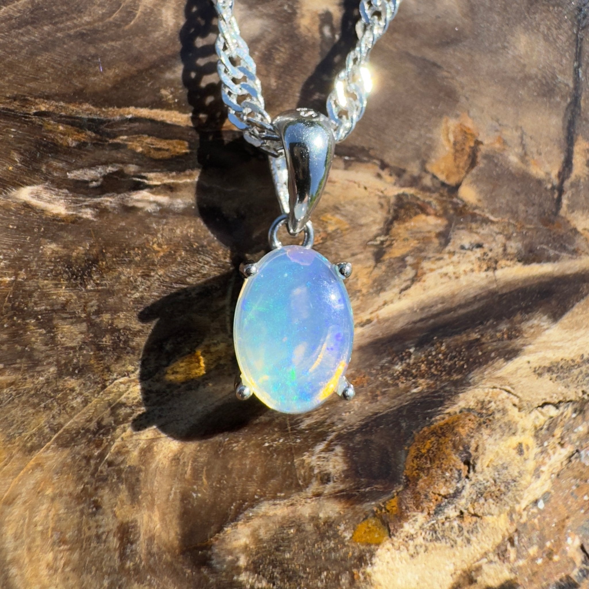 Tarkine Whisper – 0.8ct Lightning Ridge Opal Pendant
