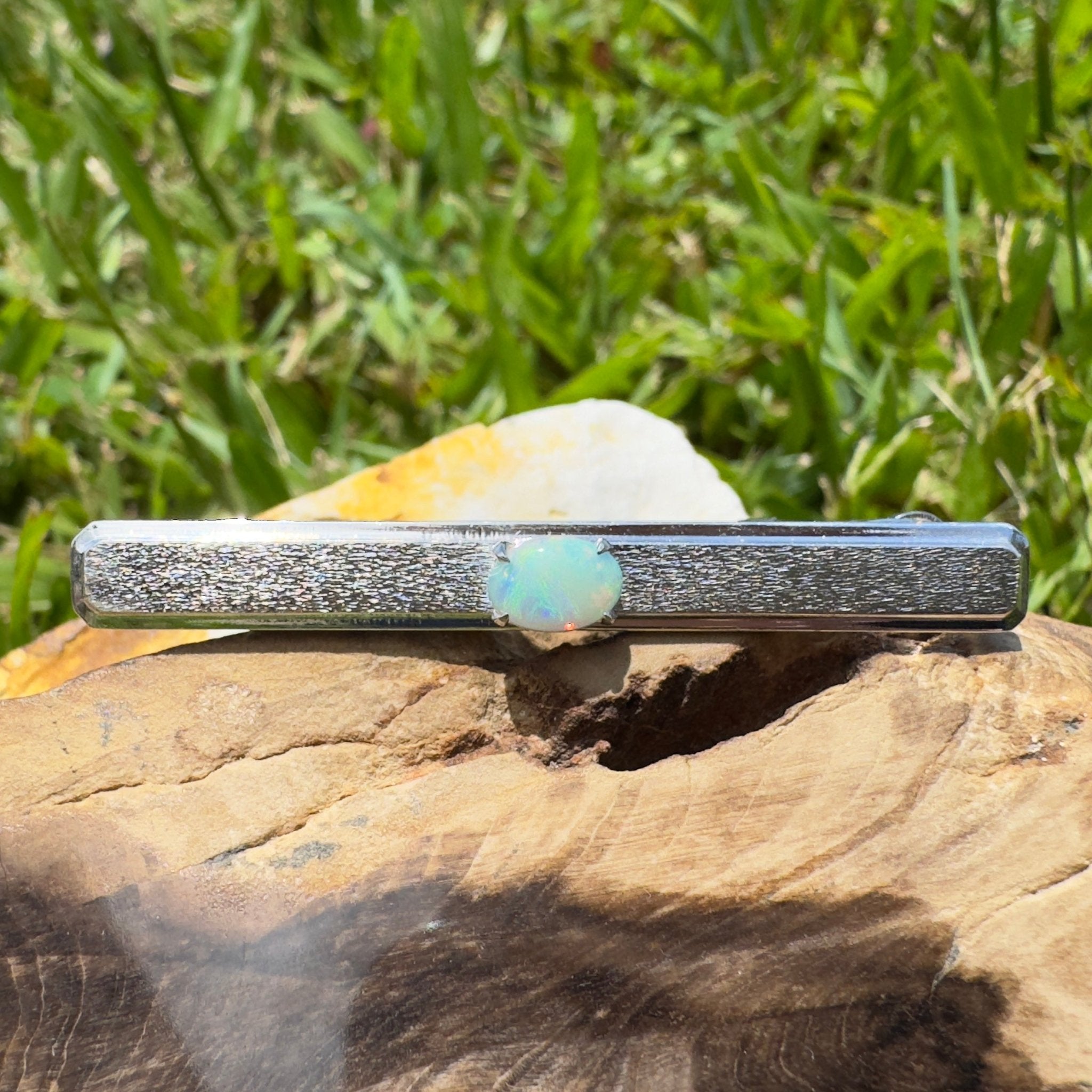 Tasman Current - 0.6ct Lightning Ridge Opal 925 Silver Tie Clip