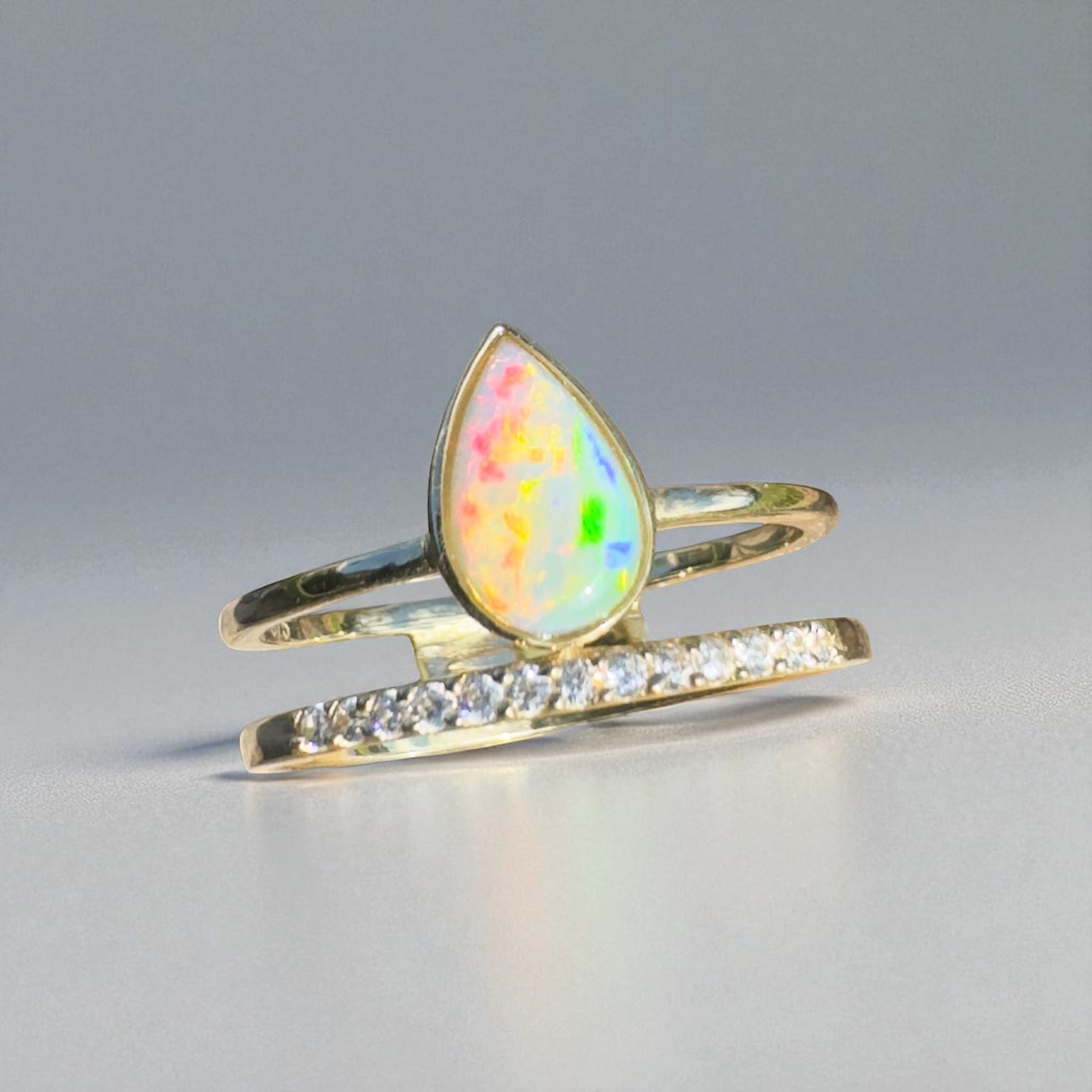 Uluru Flame ~ 0.8ct Solid Coober Pedy Crystal Opal 9ct Yellow Gold Ring