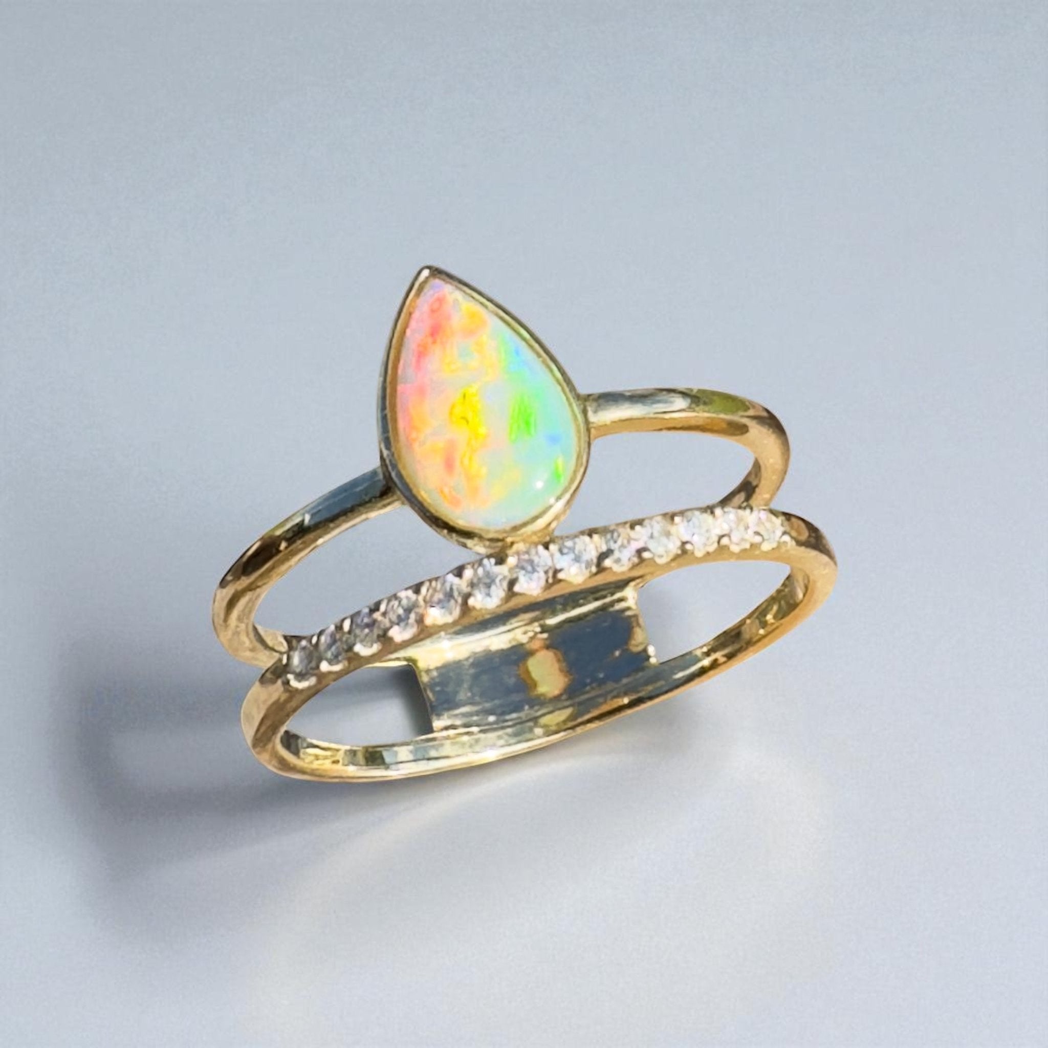 Uluru Flame ~ 0.8ct Solid Coober Pedy Crystal Opal 9ct Yellow Gold Ring