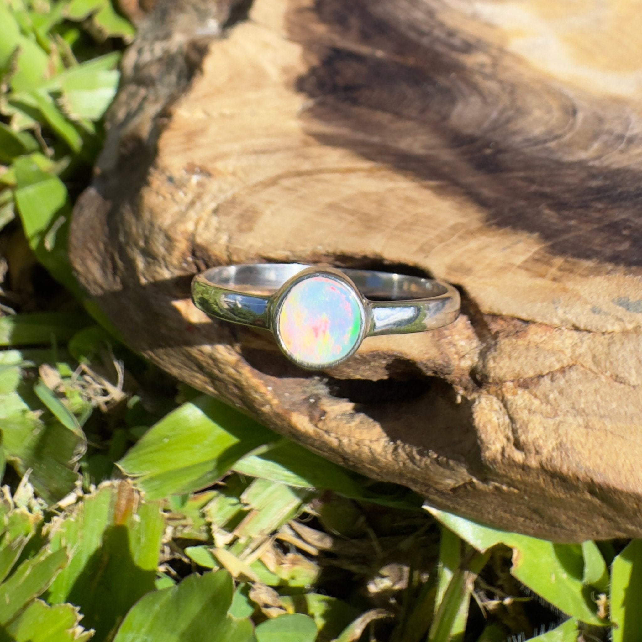 Warrumbungle Range Firefield – 0.7ct Solid Lightning Ridge Opal 925 Sterling Silver Ring