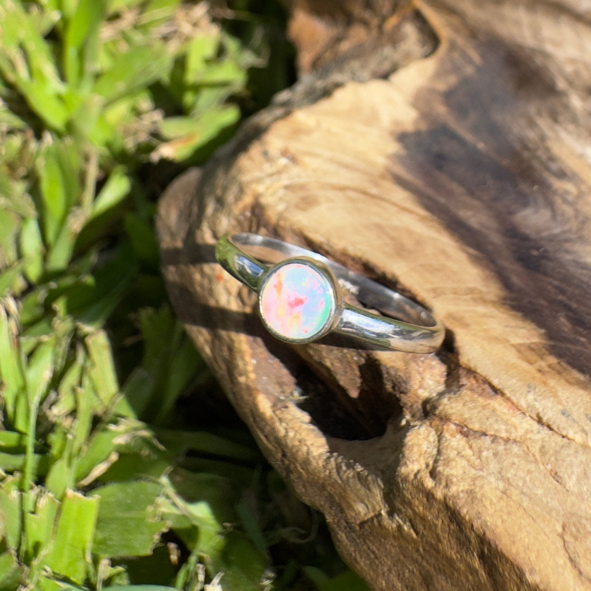 Warrumbungle Range Firefield – 0.7ct Solid Lightning Ridge Opal 925 Sterling Silver Ring