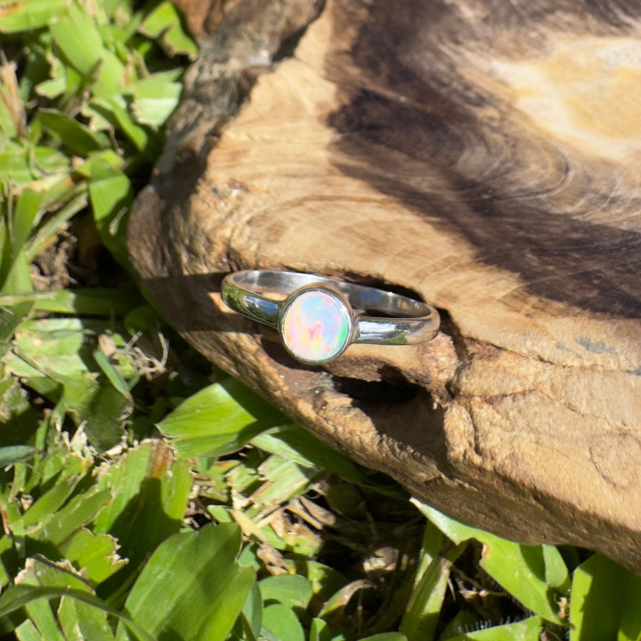 Warrumbungle Range Firefield – 0.7ct Solid Lightning Ridge Opal 925 Sterling Silver Ring