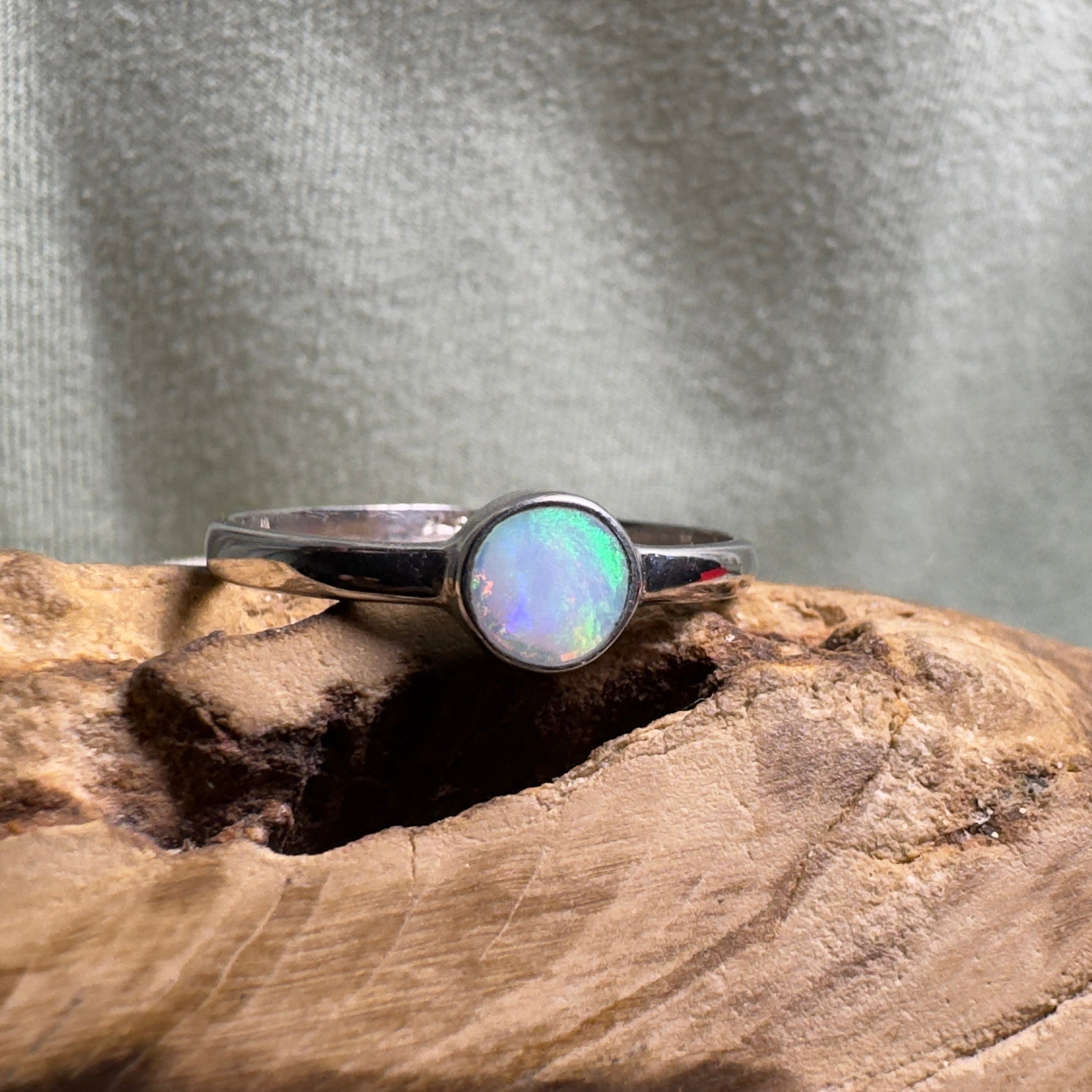 Warrumbungle Range Firefield – 0.7ct Solid Lightning Ridge Opal 925 Sterling Silver Ring
