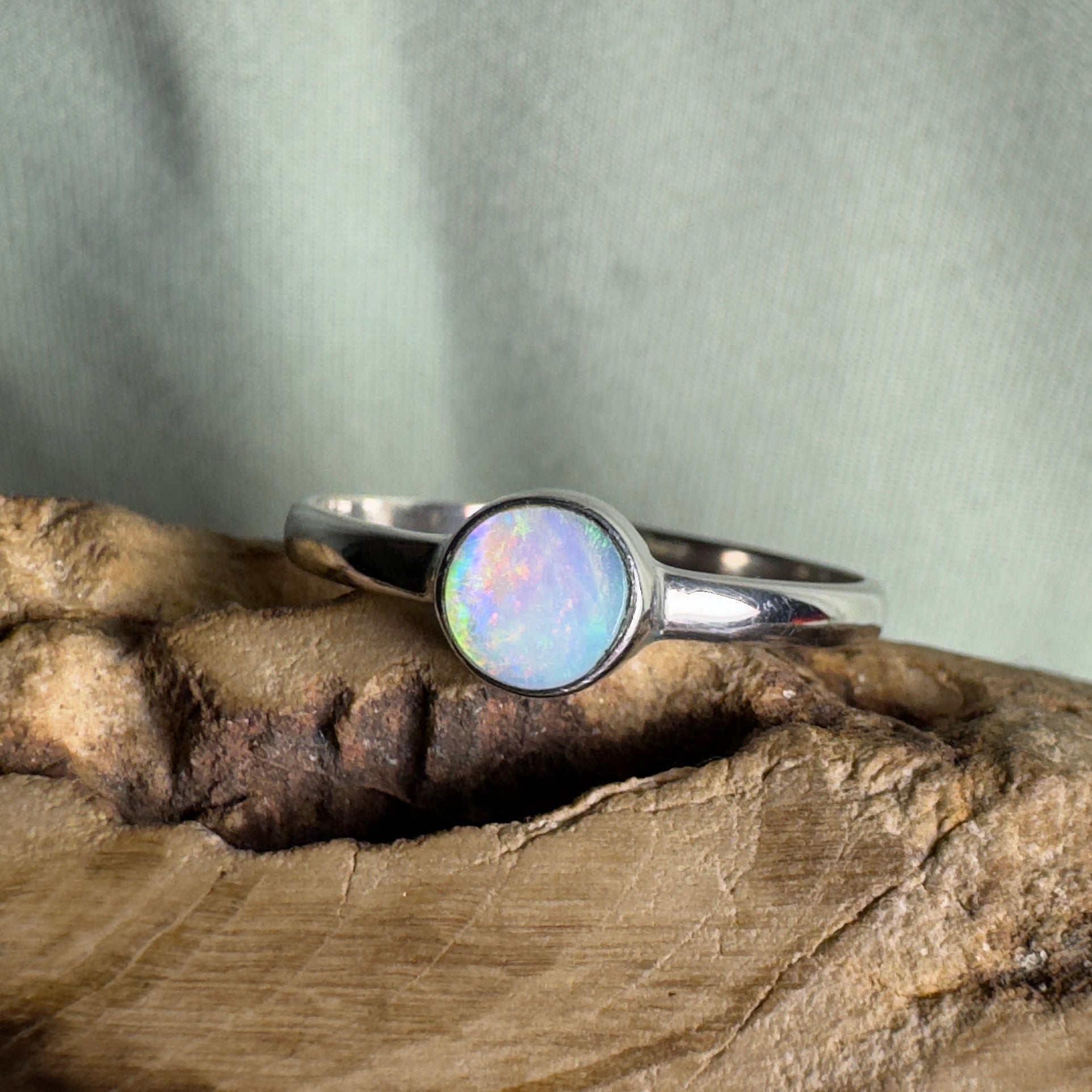 Warrumbungle Range Firefield – 0.7ct Solid Lightning Ridge Opal 925 Sterling Silver Ring
