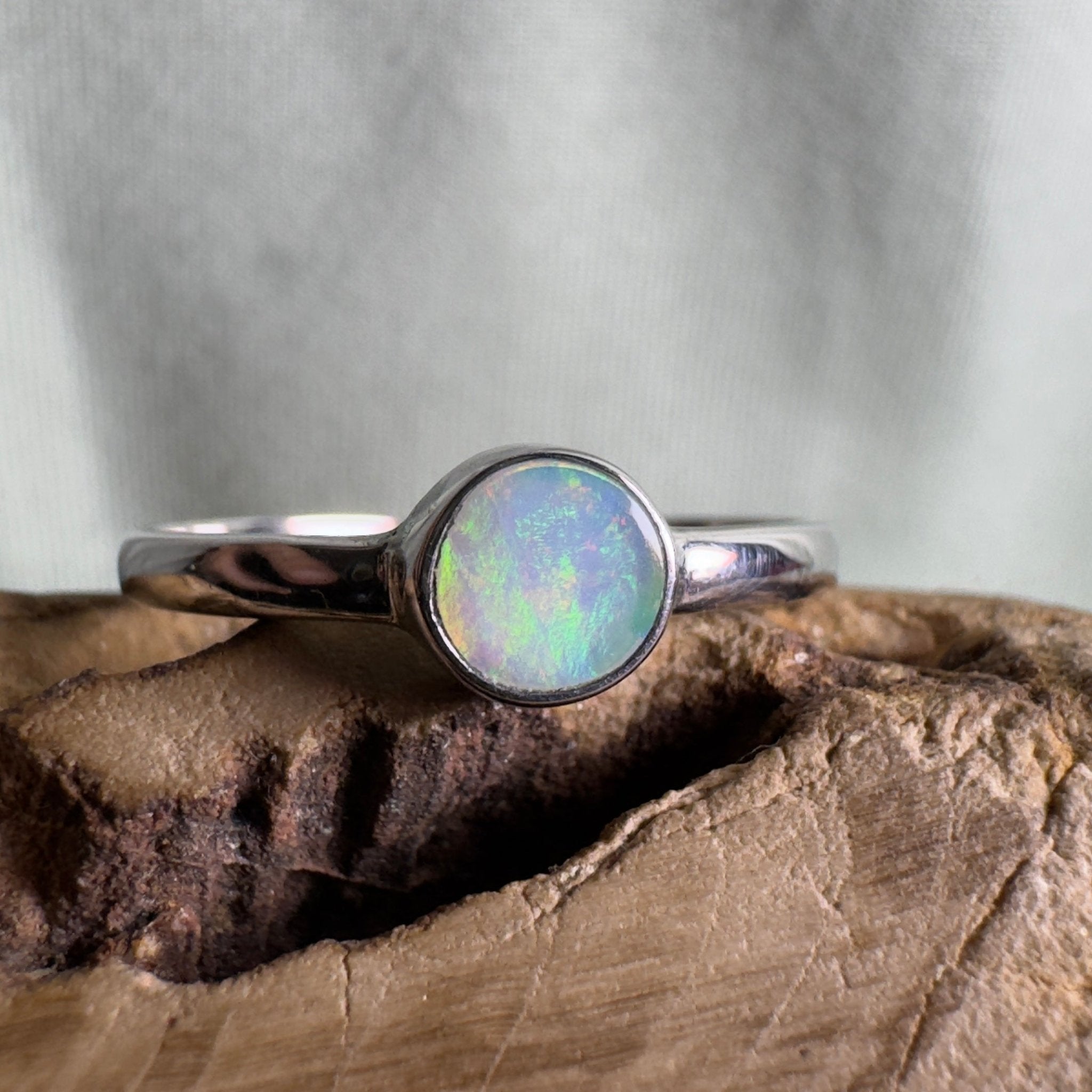 Warrumbungle Range Firefield – 0.7ct Solid Lightning Ridge Opal 925 Sterling Silver Ring