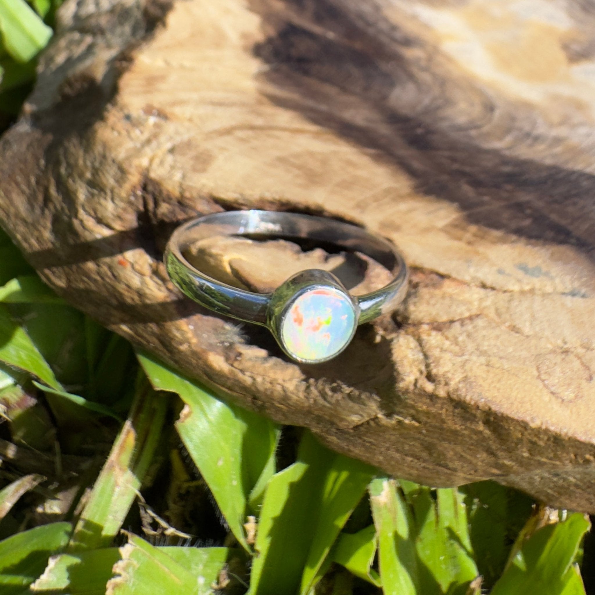 Warrumbungle Range Firefield – 0.7ct Solid Lightning Ridge Opal 925 Sterling Silver Ring