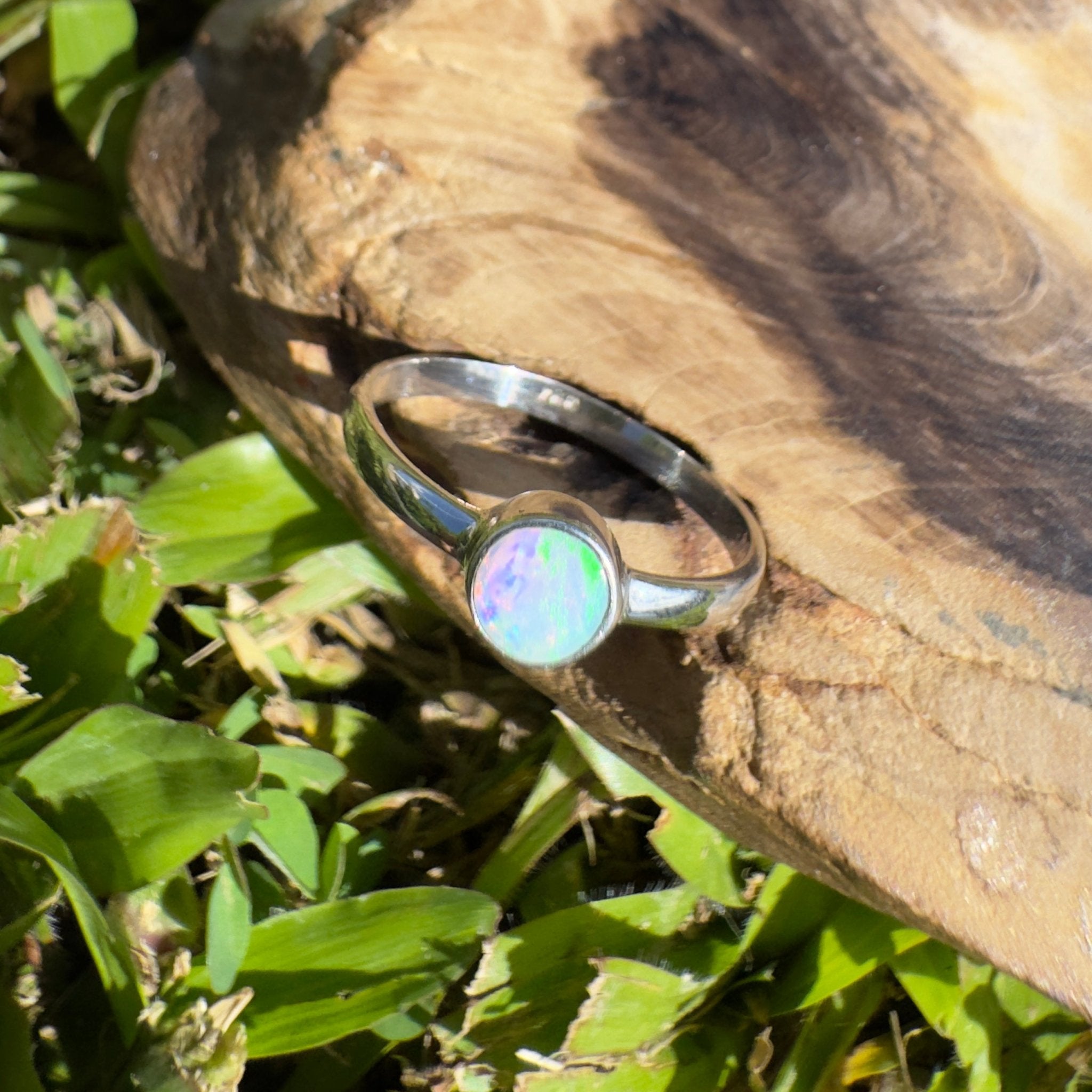 Warrumbungle Range Firefield – 0.7ct Solid Lightning Ridge Opal 925 Sterling Silver Ring