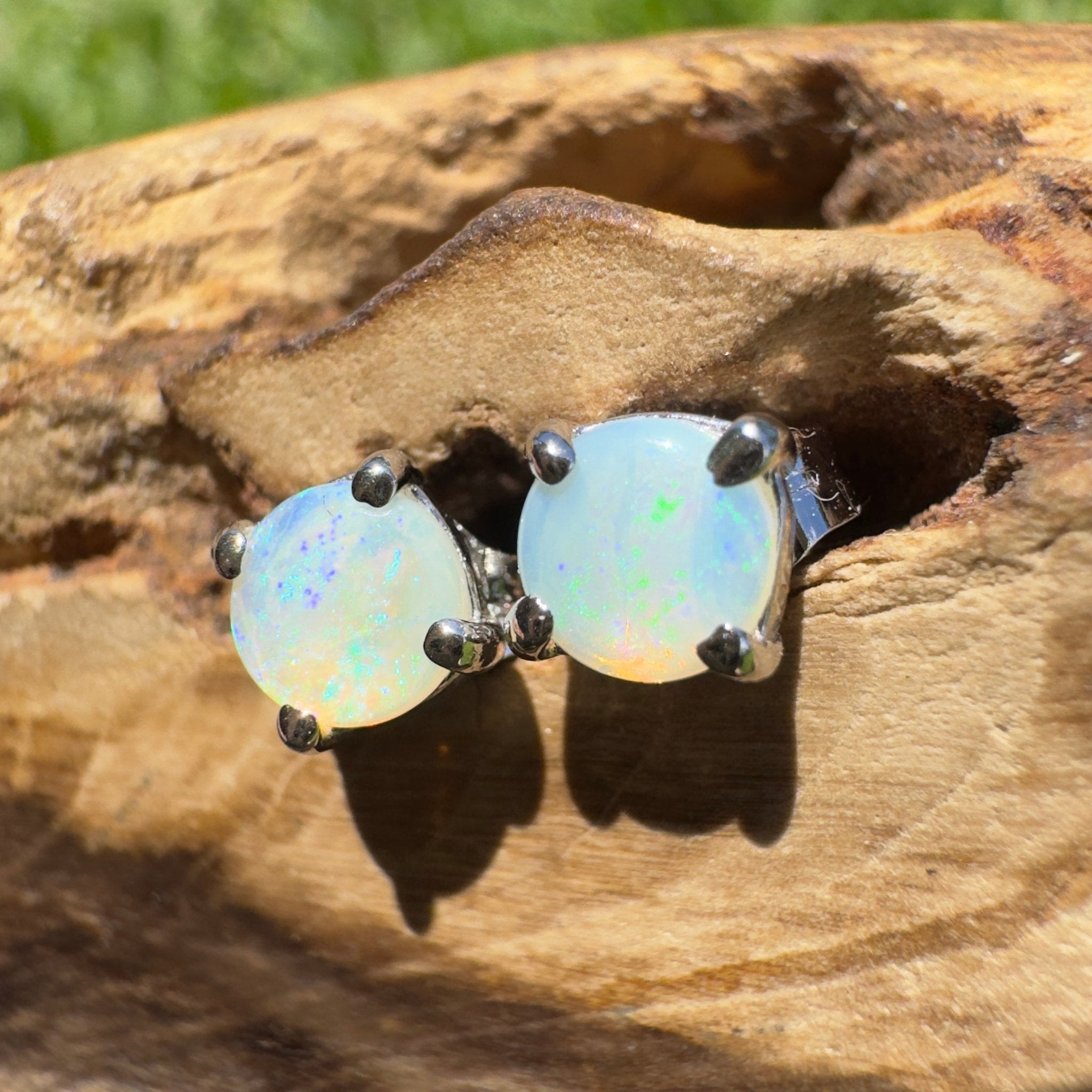 Whitsunday Coastline Glow ~ 0.8ct Coober Pedy Crystal Opal 925 Silver Earrings