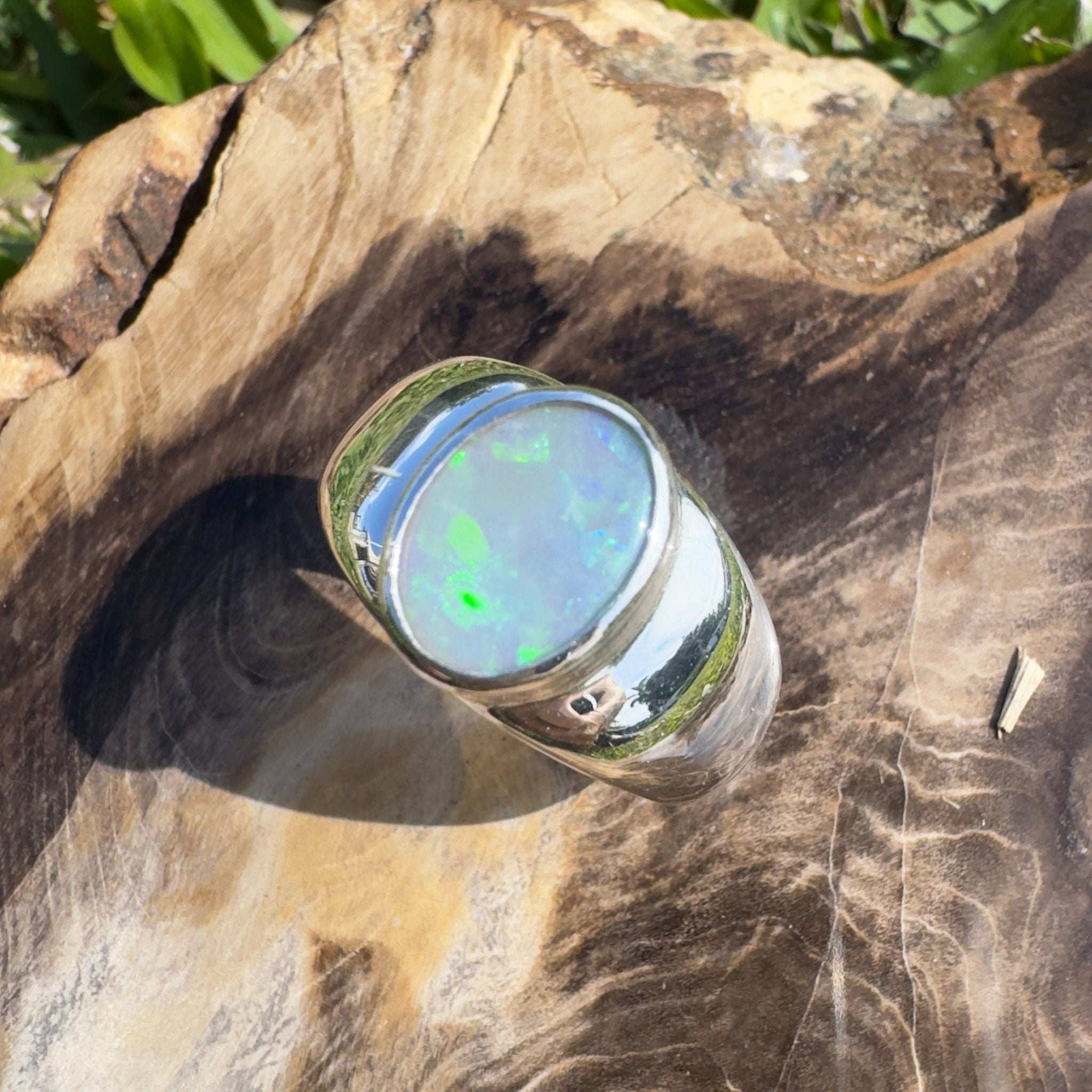 Whitsunday Reef Line – 1.5ct Solid Lightning Ridge Opal 925 Sterling Silver Ring