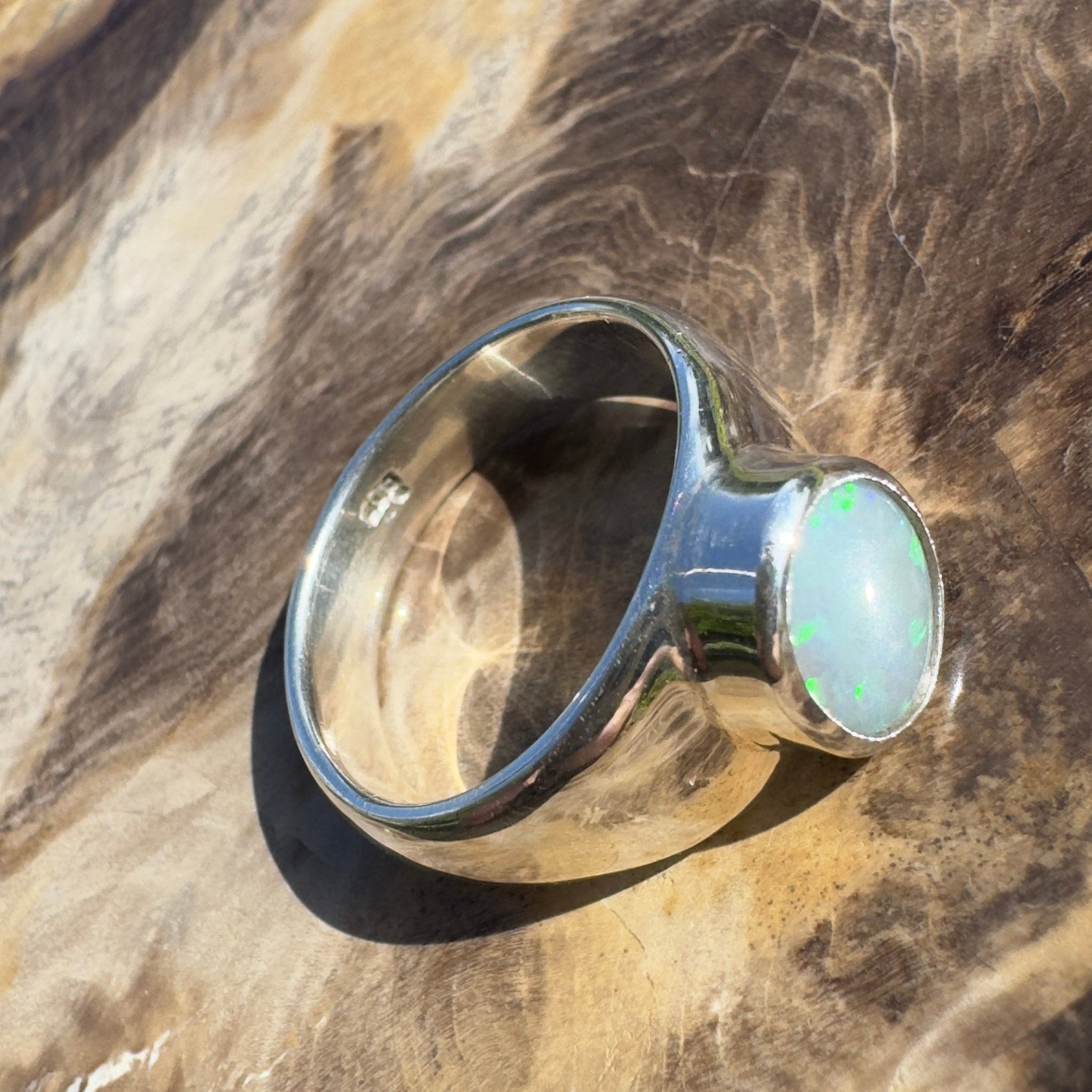 Whitsunday Reef Line – 1.5ct Solid Lightning Ridge Opal 925 Sterling Silver Ring