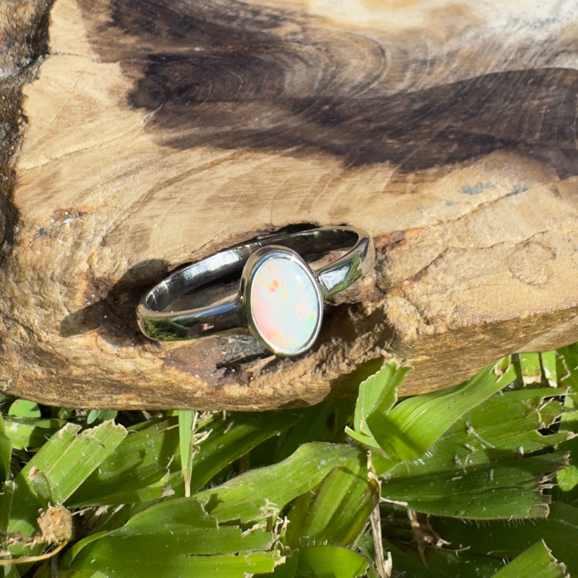 Wilsons Promontory Prism – 0.8ct Solid Lightning Ridge Opal 925 Sterling Silver Ring