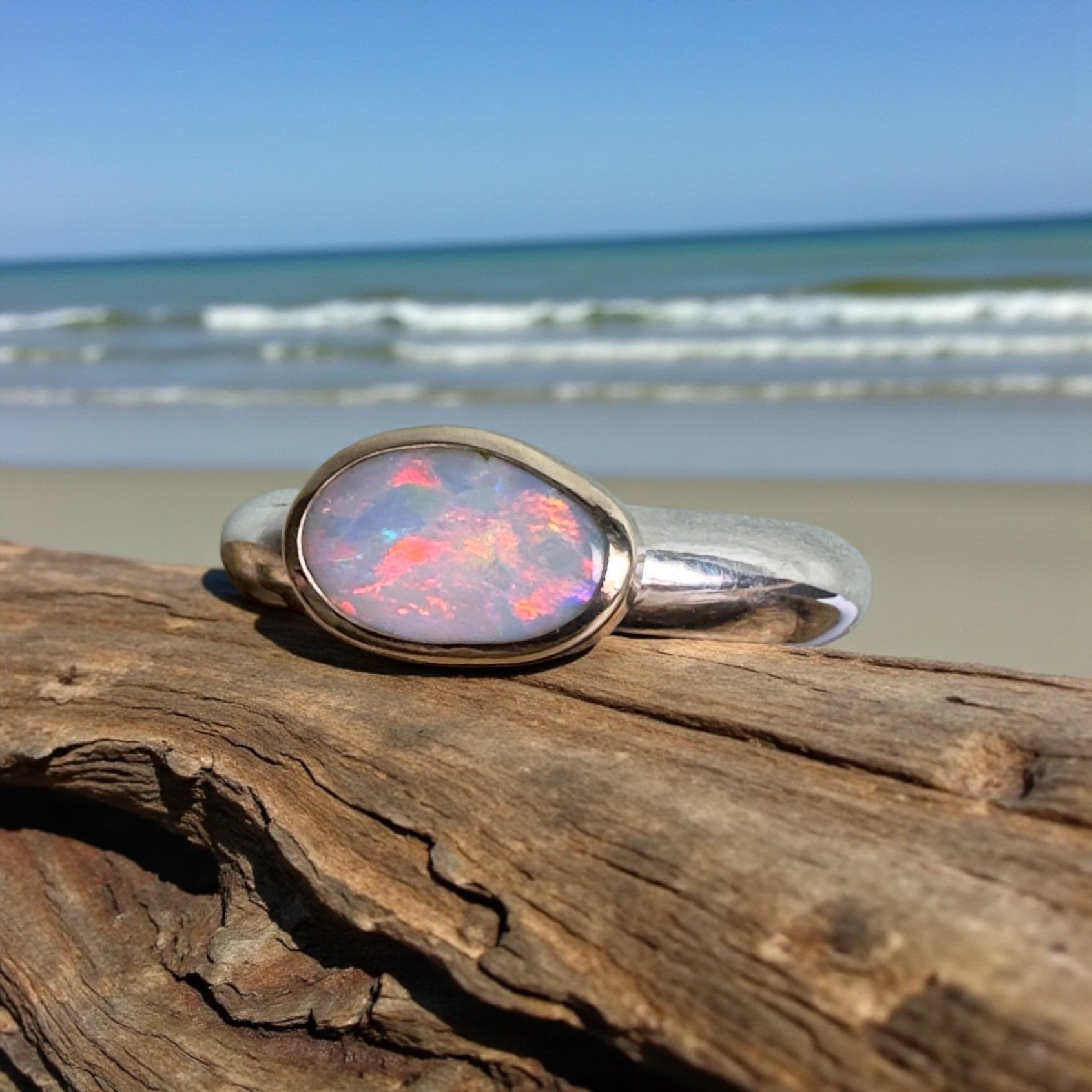Yalgoo Horizon - 0.7ct Solid Lightning Ridge Opal Two - Tone 9ct Gold & 925 Sterling Silver Ring
