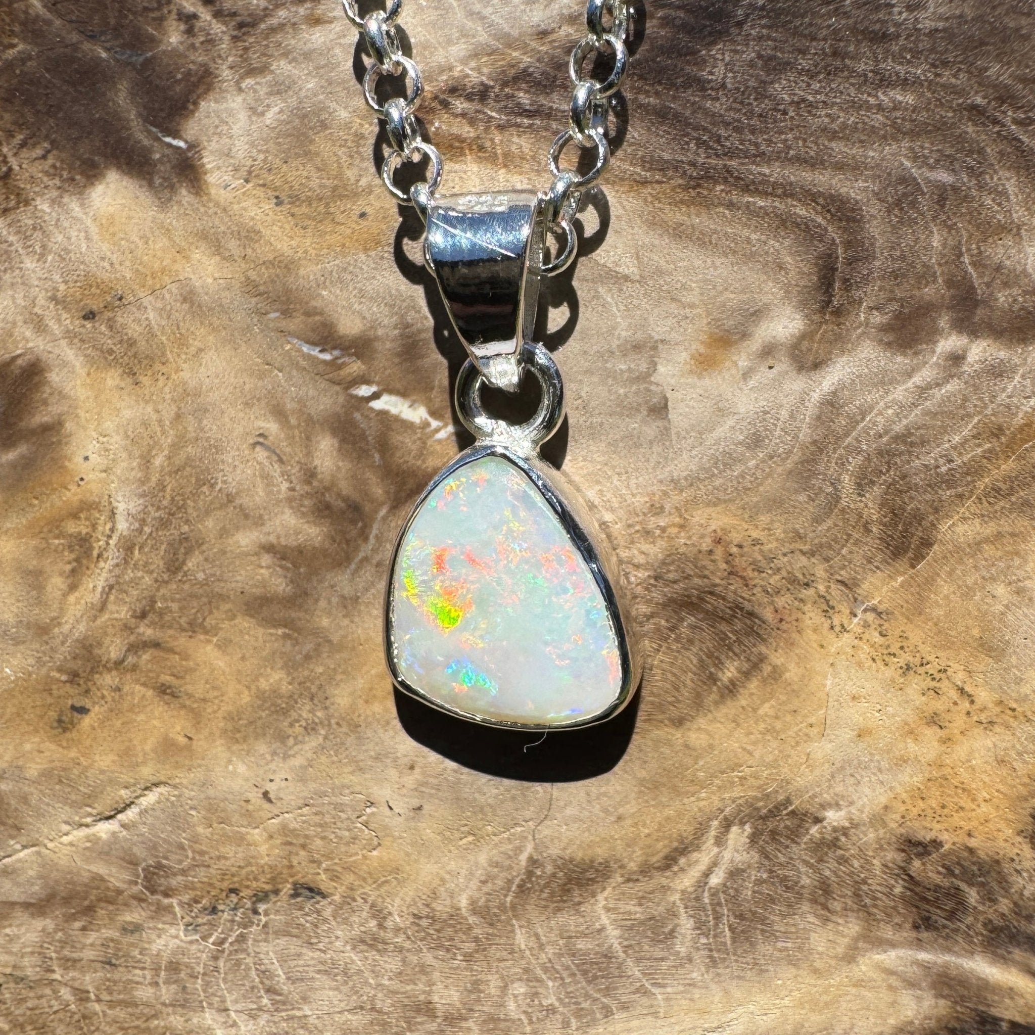 Yalumba Glowfield – 1.5ct Coober Pedy Opal Pendant