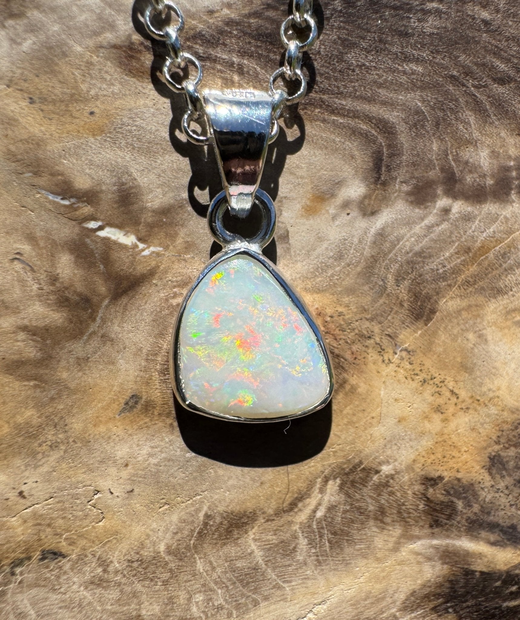Yalumba Glowfield – 1.5ct Coober Pedy Opal Pendant