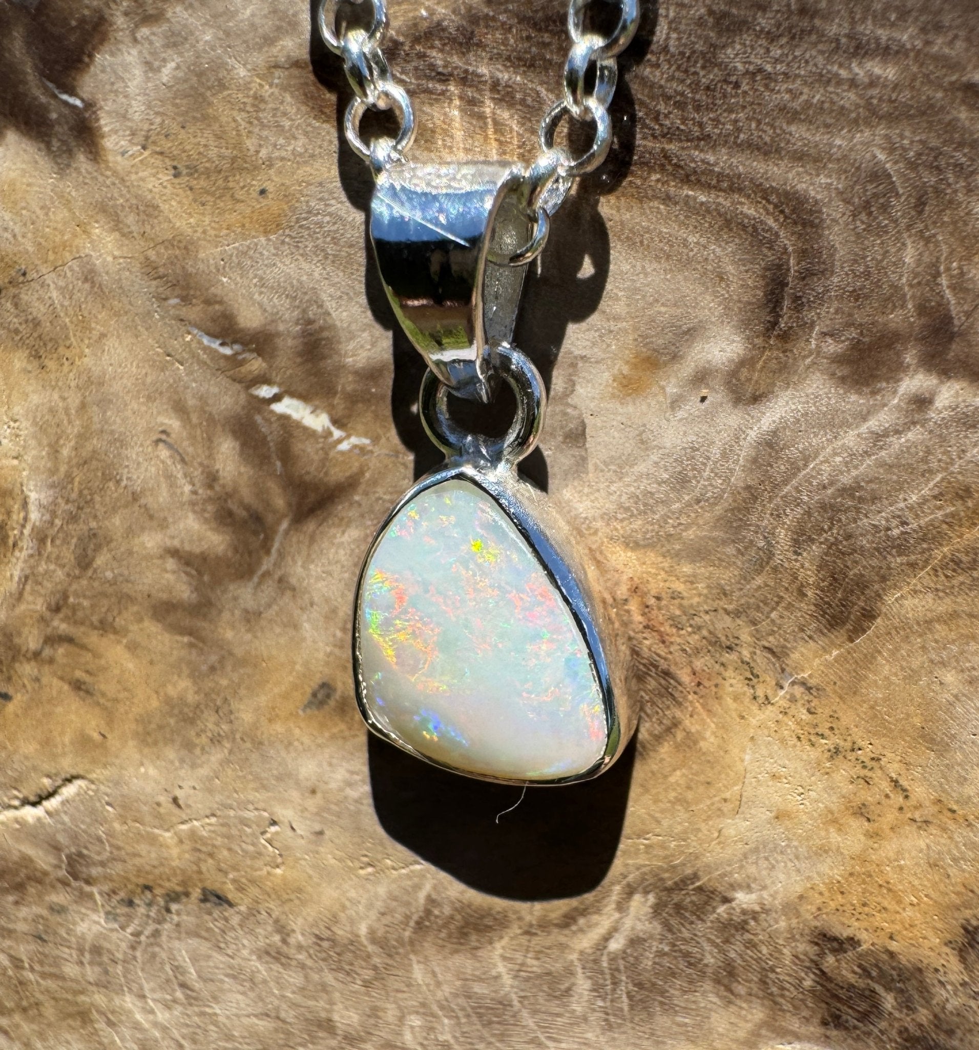 Yalumba Glowfield – 1.5ct Coober Pedy Opal Pendant