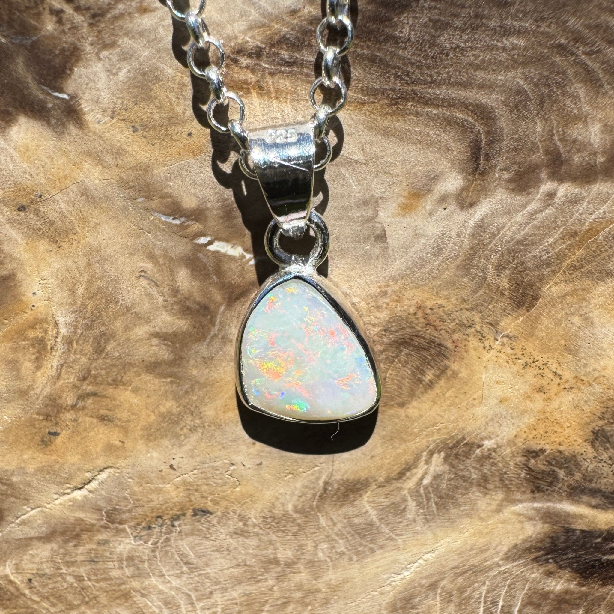 Yalumba Glowfield – 1.5ct Coober Pedy Opal Pendant